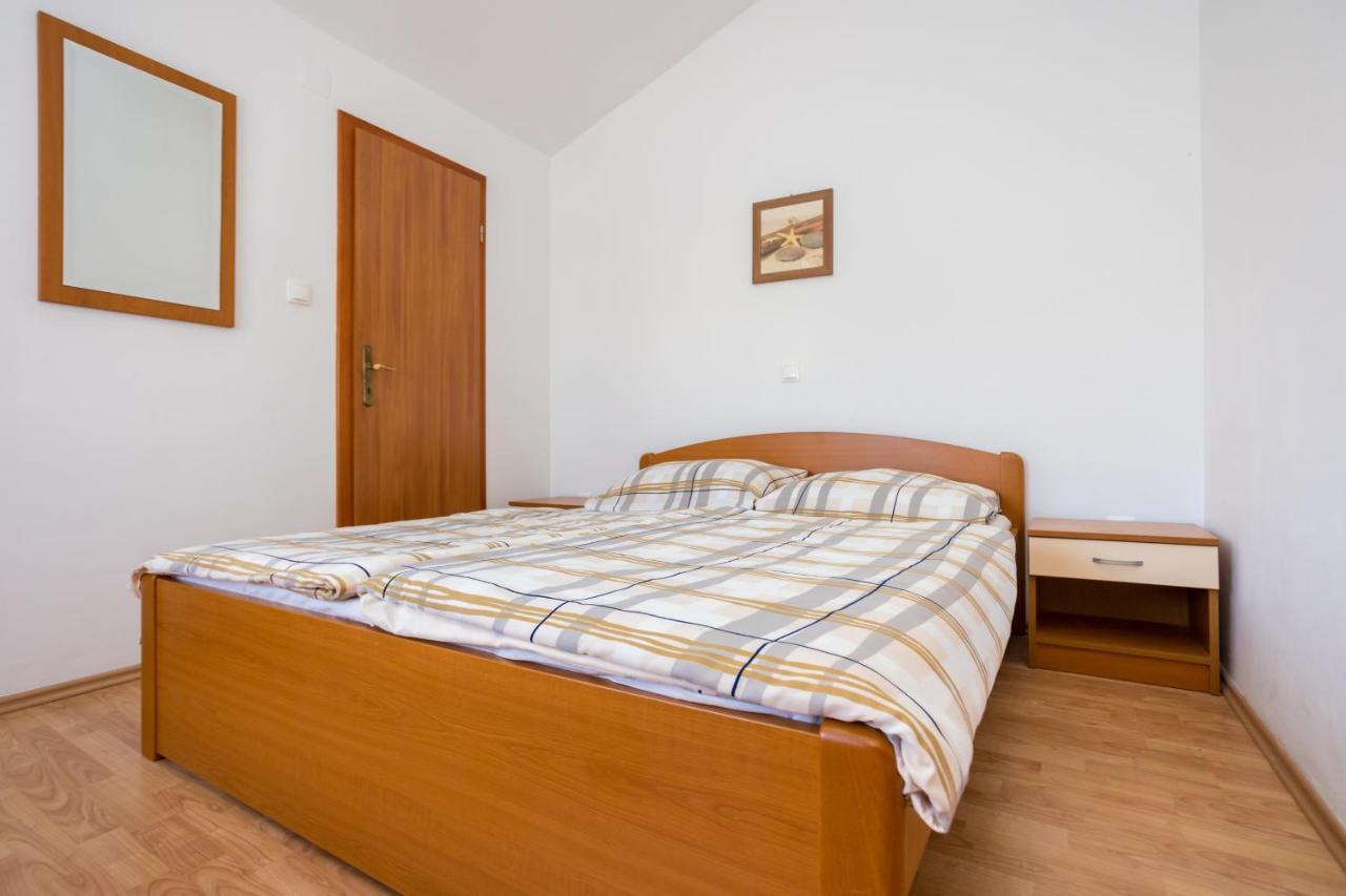 Apartmani Sandra Malinska Sveti Vid-Miholjice エクステリア 写真