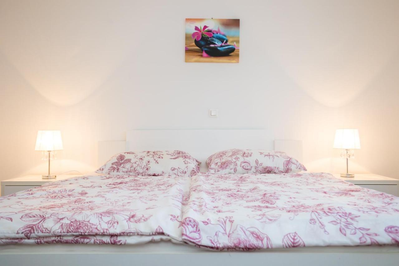 Apartmani Sandra Malinska Sveti Vid-Miholjice エクステリア 写真