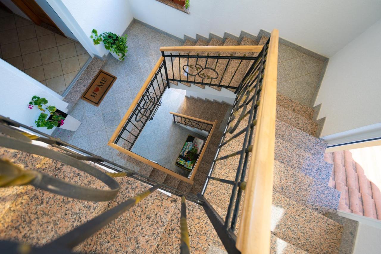 Apartmani Sandra Malinska Sveti Vid-Miholjice エクステリア 写真