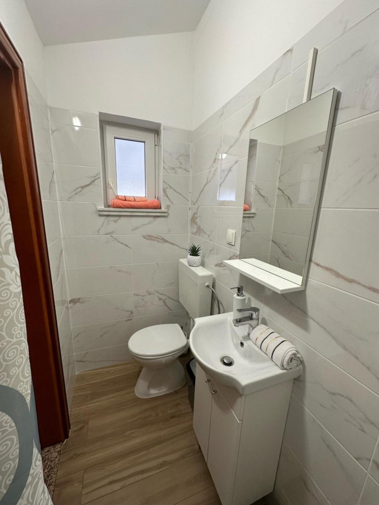 Apartmani Sandra Malinska Sveti Vid-Miholjice エクステリア 写真